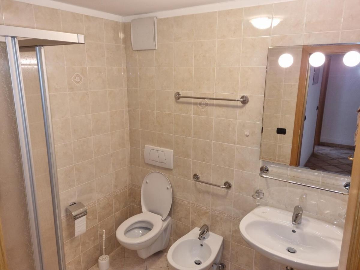 Chenina Apartment Canazei Bagian luar foto